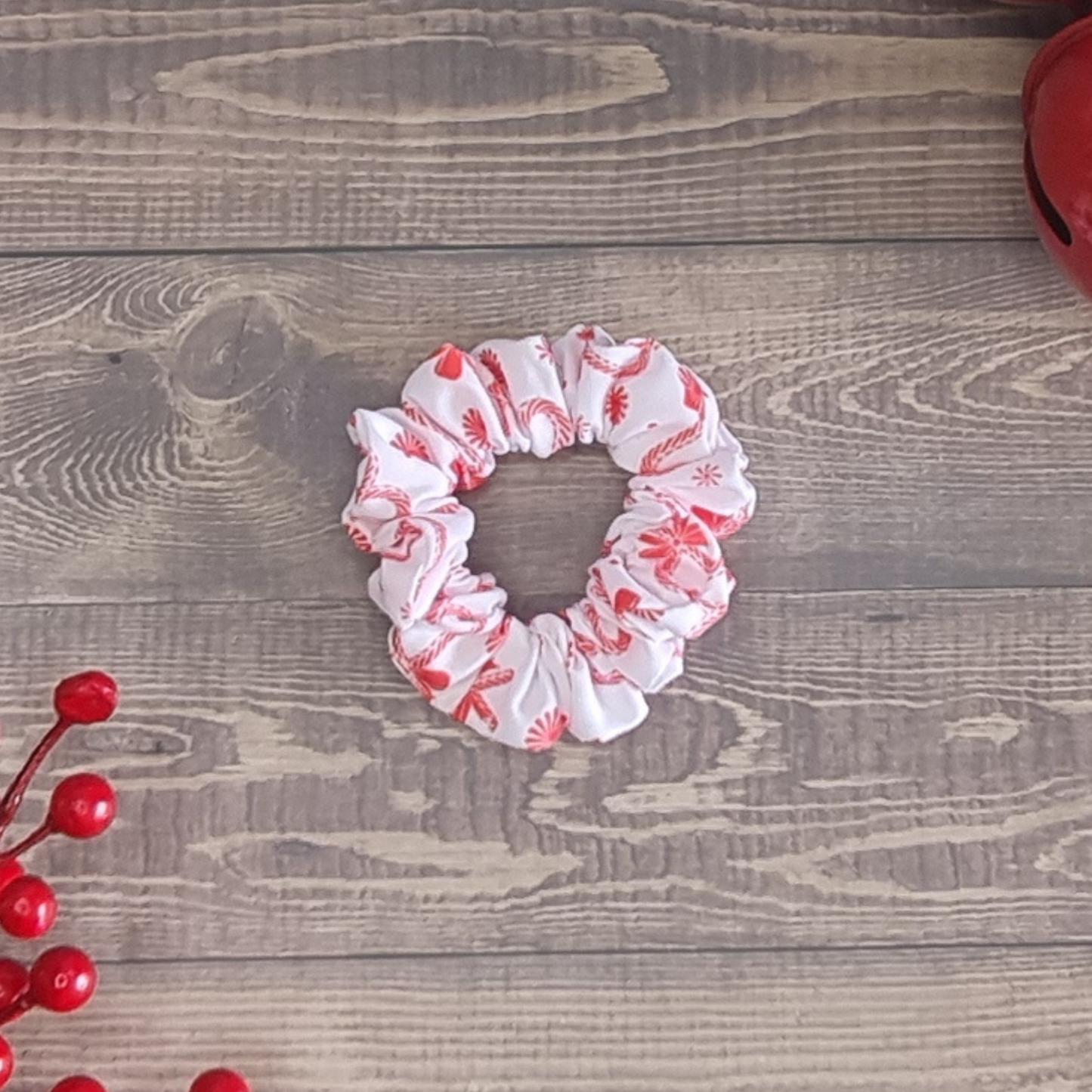 ❤️ Candy Cane Hearts Christmas Scrunchie 🍬🎀